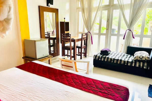 Superior Double Room | 1 bedroom, premium bedding, desk, iron/ironing board
