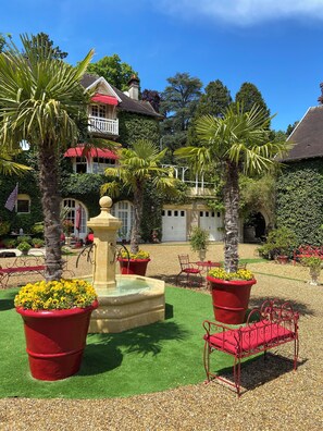 Front of property - Manoir des Cavaliers - BnB (Vineuil-Saint-Firmin)