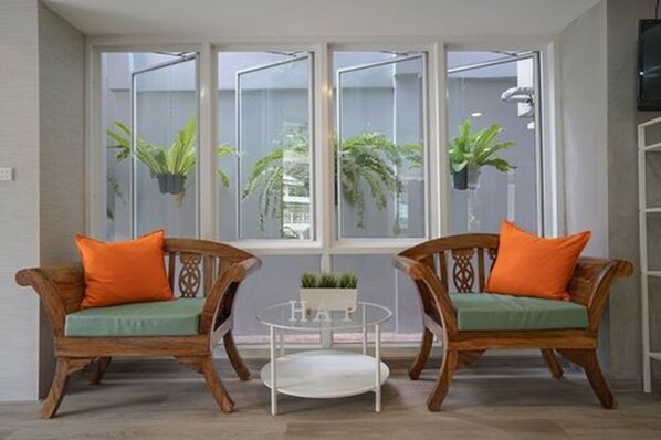 로비 좌석 공간