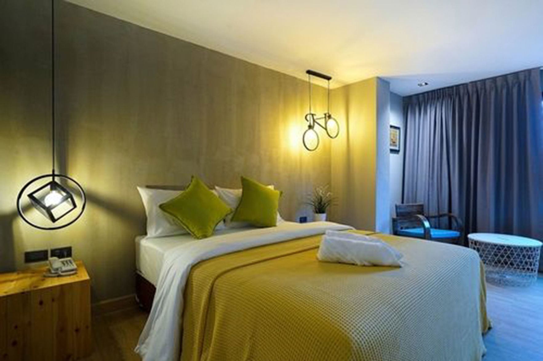 Escrivaninha, Wi-Fi de cortesia, roupa de cama