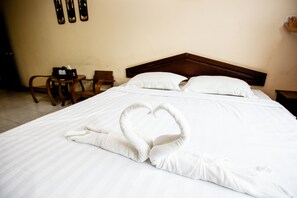 스탠다드 더블룸 | 암막 커튼, 무료 WiFi, 침대 시트