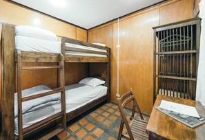 Standard Room with Bunk Bed and Shared Bathroom  | Free WiFi - SS Store Bed & Breakfast (Chiang Mai)