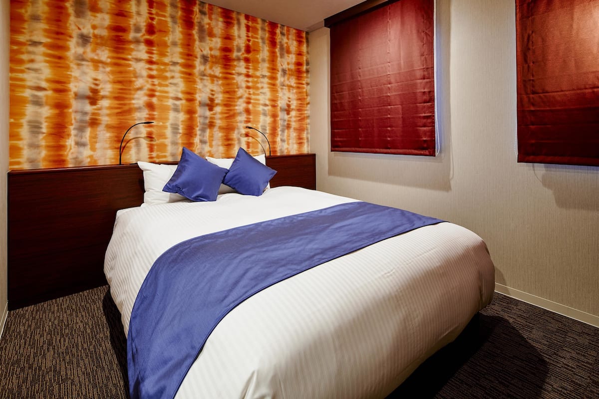 In-room safe, individually furnished, iron/ironing board, free WiFi