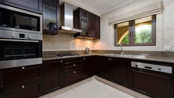 Apartment, 1 Bedroom | Private kitchen