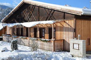 Front of property - Frühstückspension zum Schreiner (Hermagor-Pressegger See)