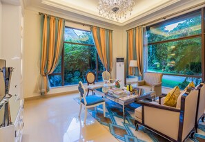 Desk, blackout curtains, free WiFi