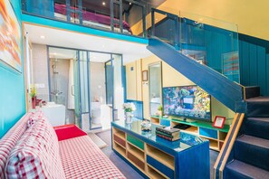 Dúplex | Área de sala de estar | Televisión LCD