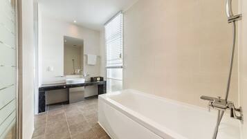 Blue Marine (Half Ocean View) | Bathroom | Combined shower/tub, free toiletries, hair dryer, towels