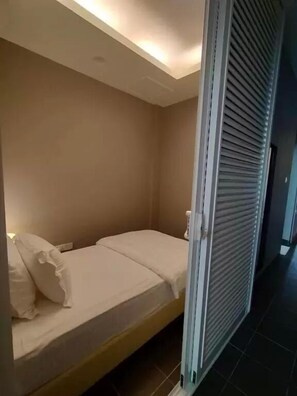 In-room safe, individually furnished, iron/ironing board, free WiFi - Telanai16 Lodge (Bandar Seri Begawan)
