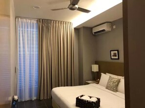 In-room safe, individually furnished, iron/ironing board, free WiFi