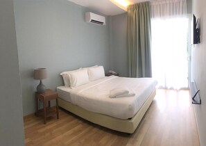 Suite, 2 Bedrooms, Non Smoking, Hill View