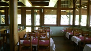 Lunch and dinner served - Hotel Du Foyer (Brusson)