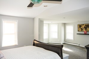 House, 3 Bedrooms (City's Escape) | Desk, iron/ironing board, free WiFi, bed sheets