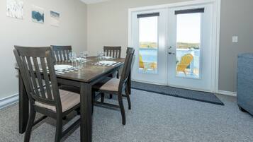 Suite – executive, 2 soverom, havutsikt | Spiseområde på rommet