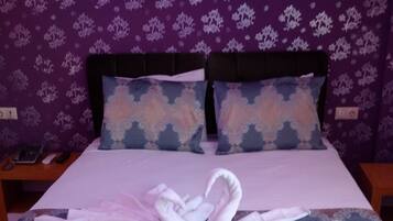 Triple Room | Minibar, desk, laptop workspace, free WiFi