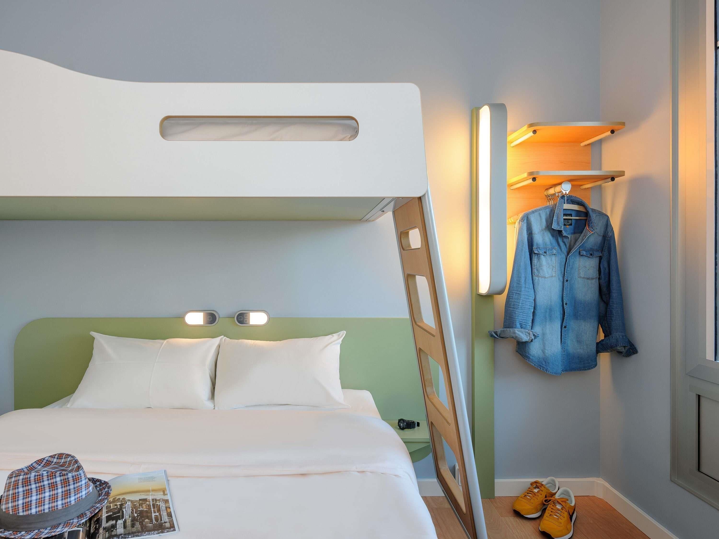Tripla Standard | Biancheria da letto ipoallergenica, una scrivania, Wi-Fi gratuito