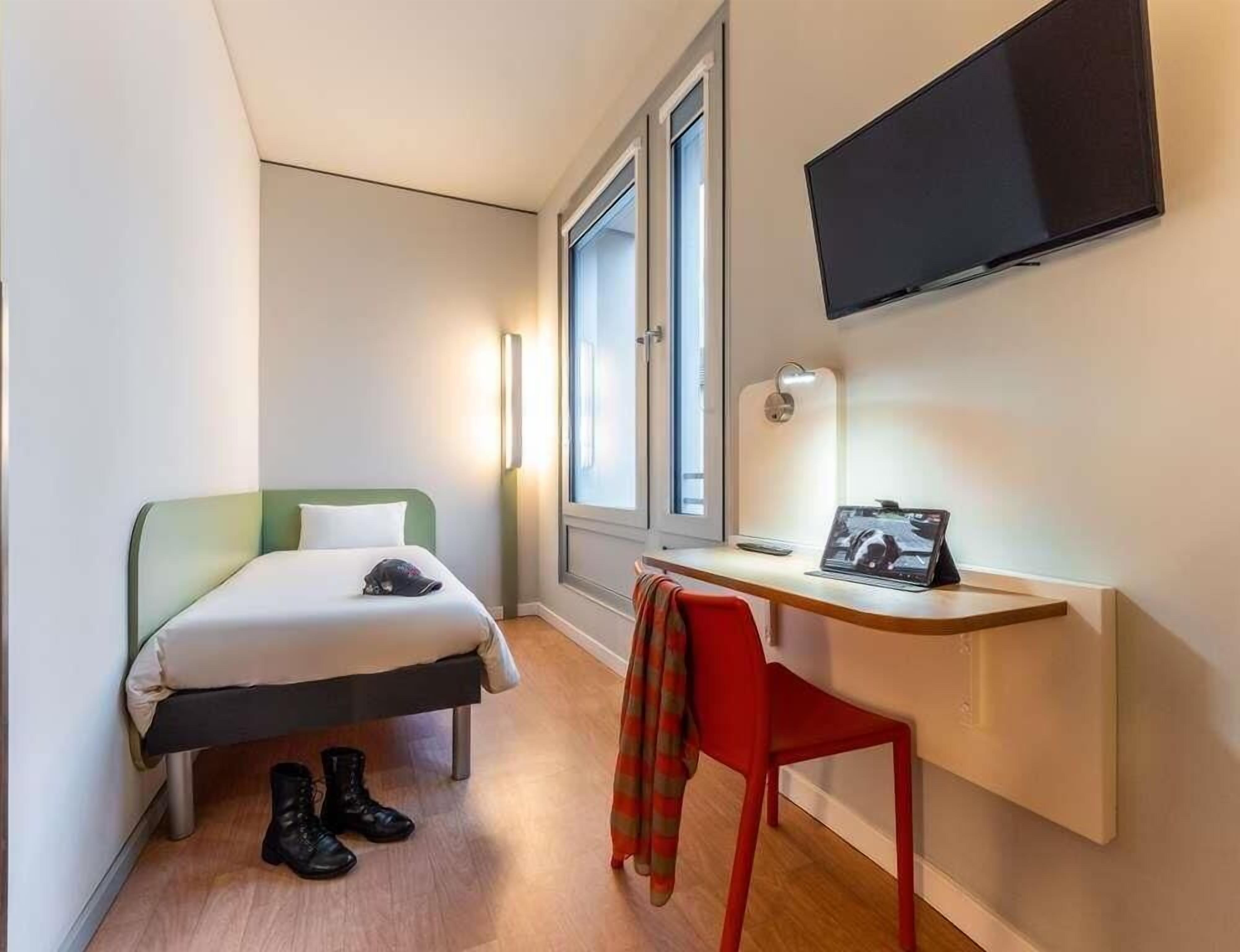 Camera Standard, 1 letto matrimoniale | Biancheria da letto ipoallergenica, una scrivania, Wi-Fi gratuito