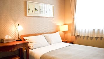Double Room, Shared Bathroom | Free WiFi