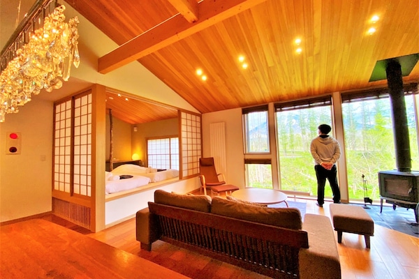 3 Bedrooms and 1 Tatami area Mountain View Lodge 11 | Living area | 40-inch flat-screen TV with digital channels, TV