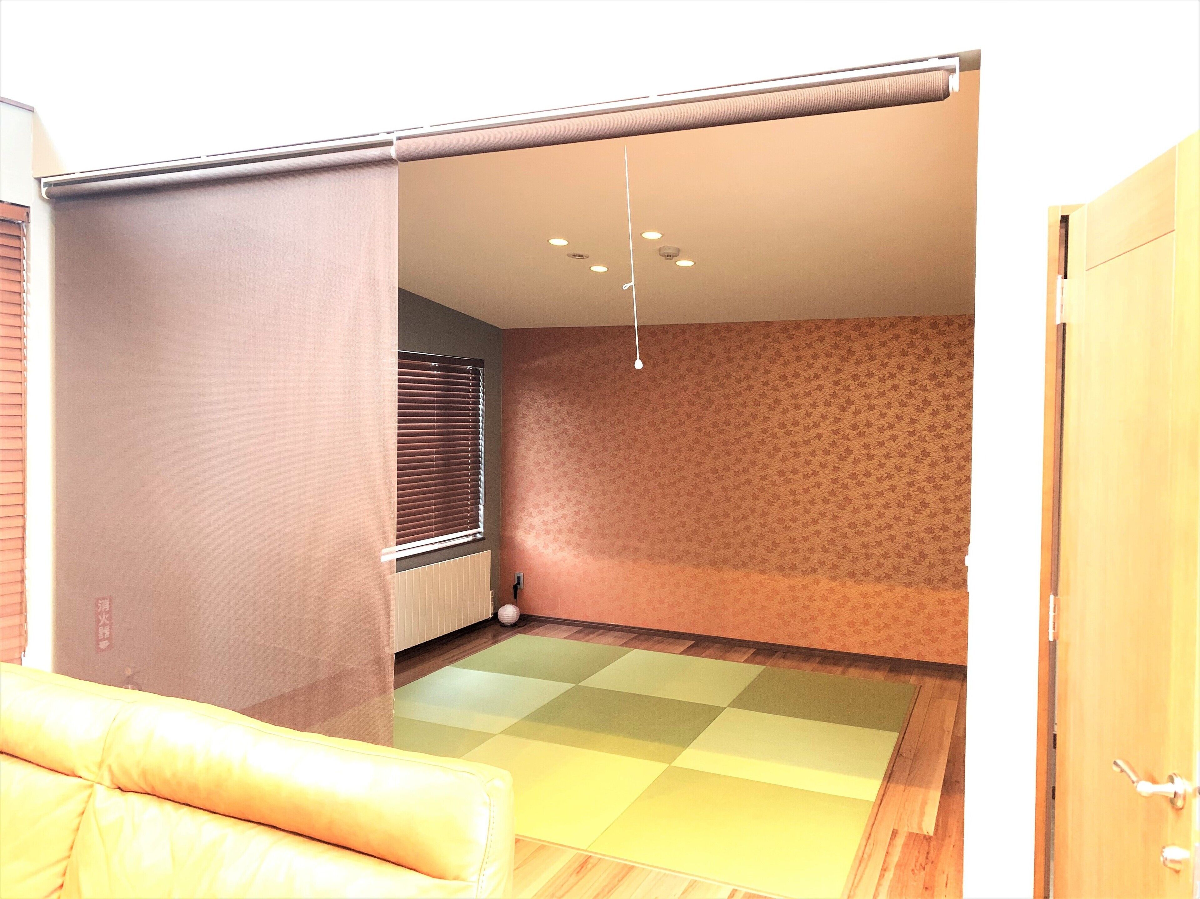 40-inch flat-screen tv with digital channels, tv