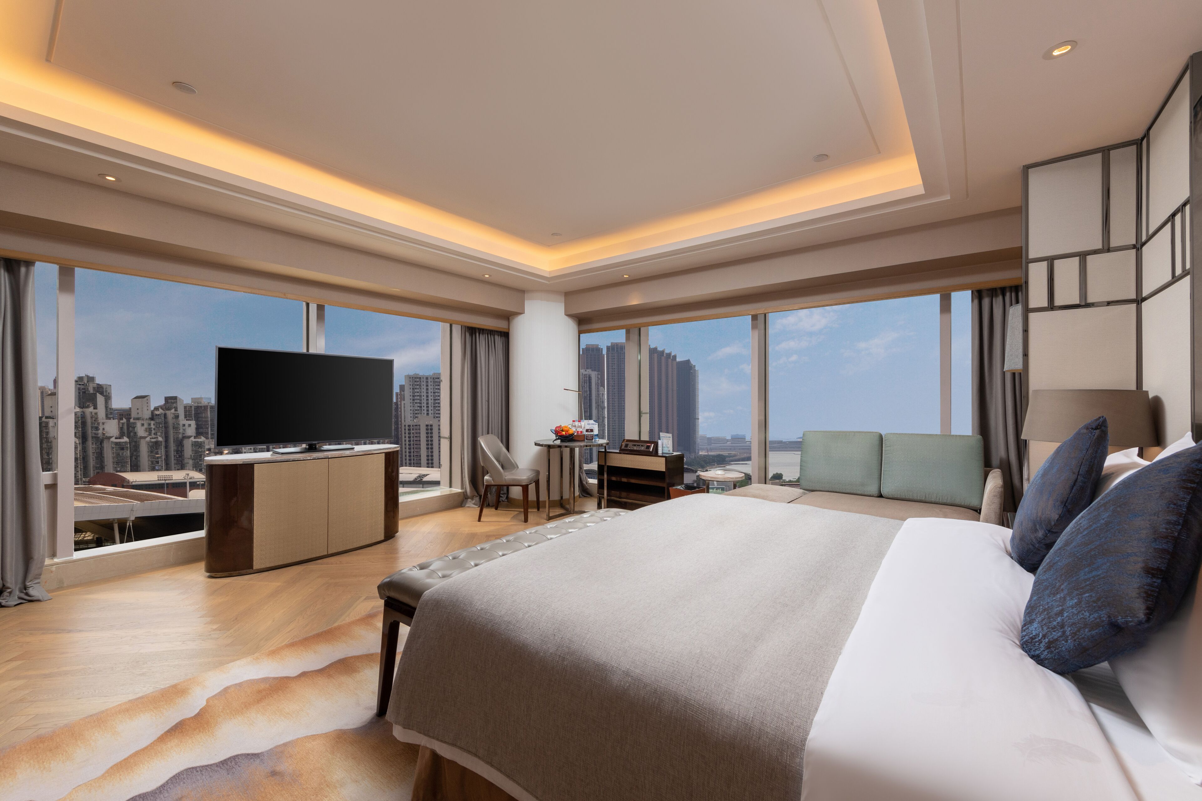 superior business view double bed room | premium bedding, minibar, in-room safe, desk