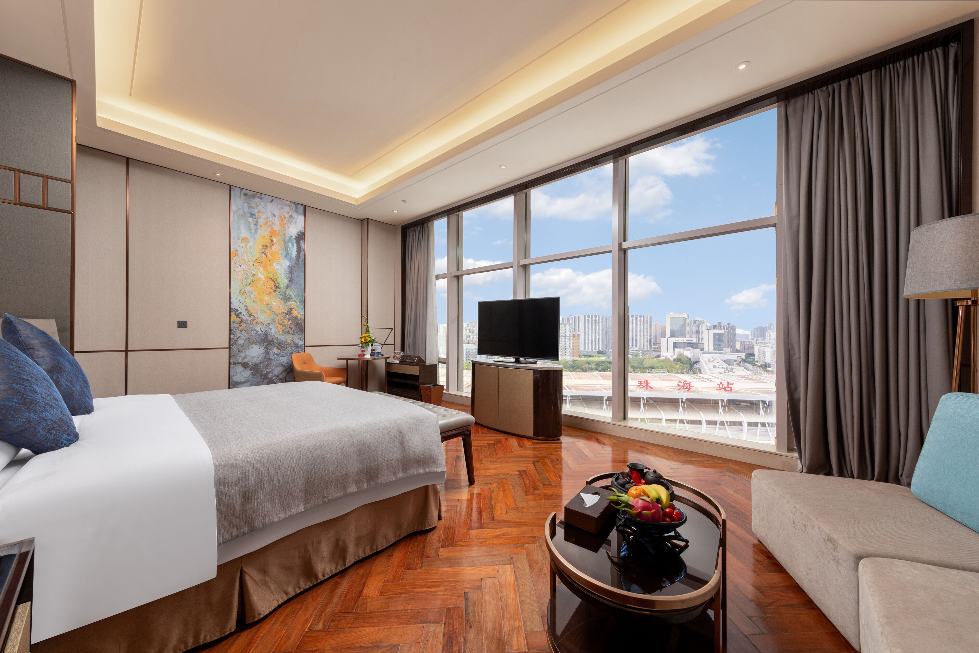 exalted business double room | premium bedding, minibar, in-room safe, desk