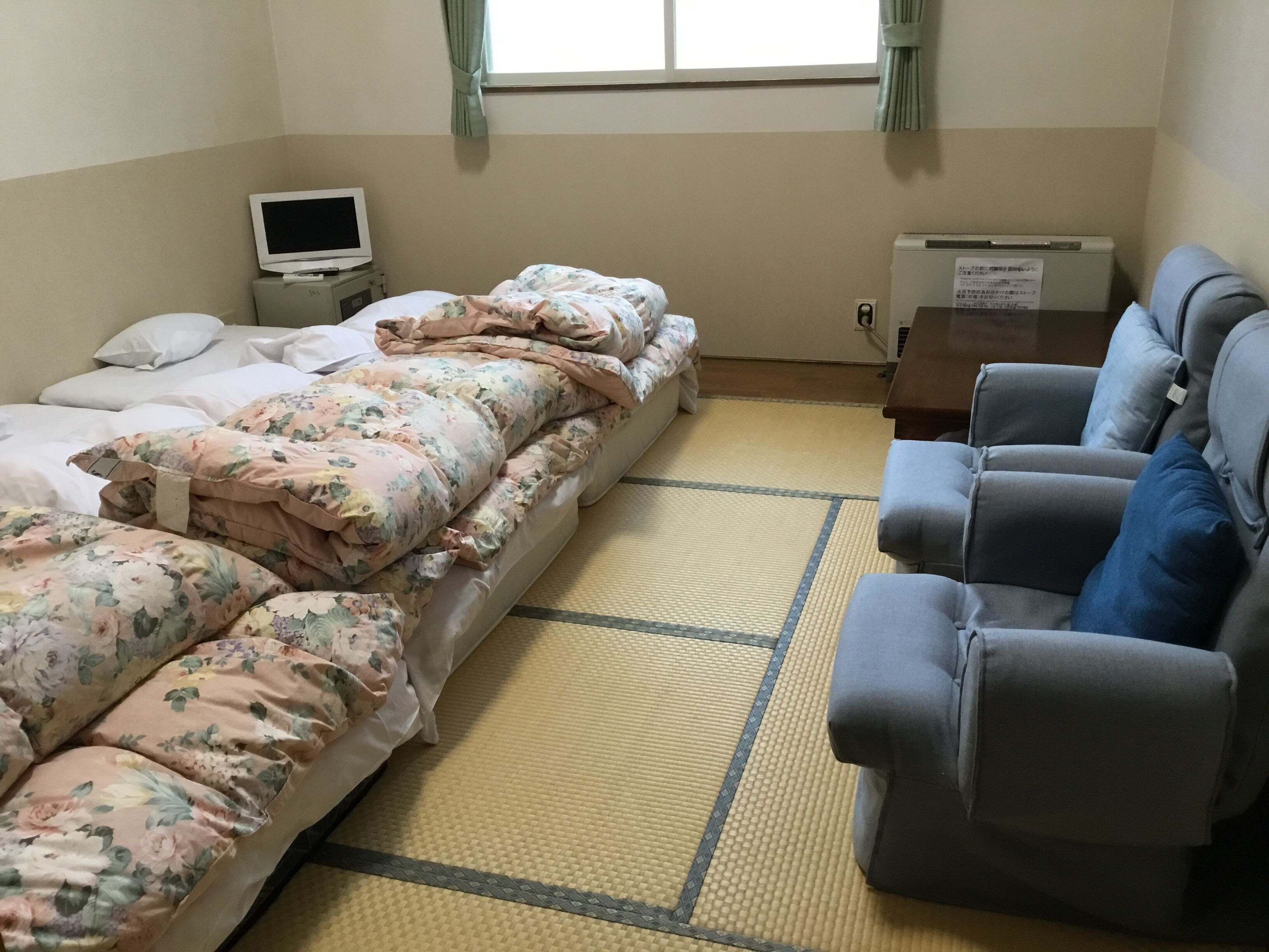 blackout curtains, soundproofing, free wifi, bed sheets