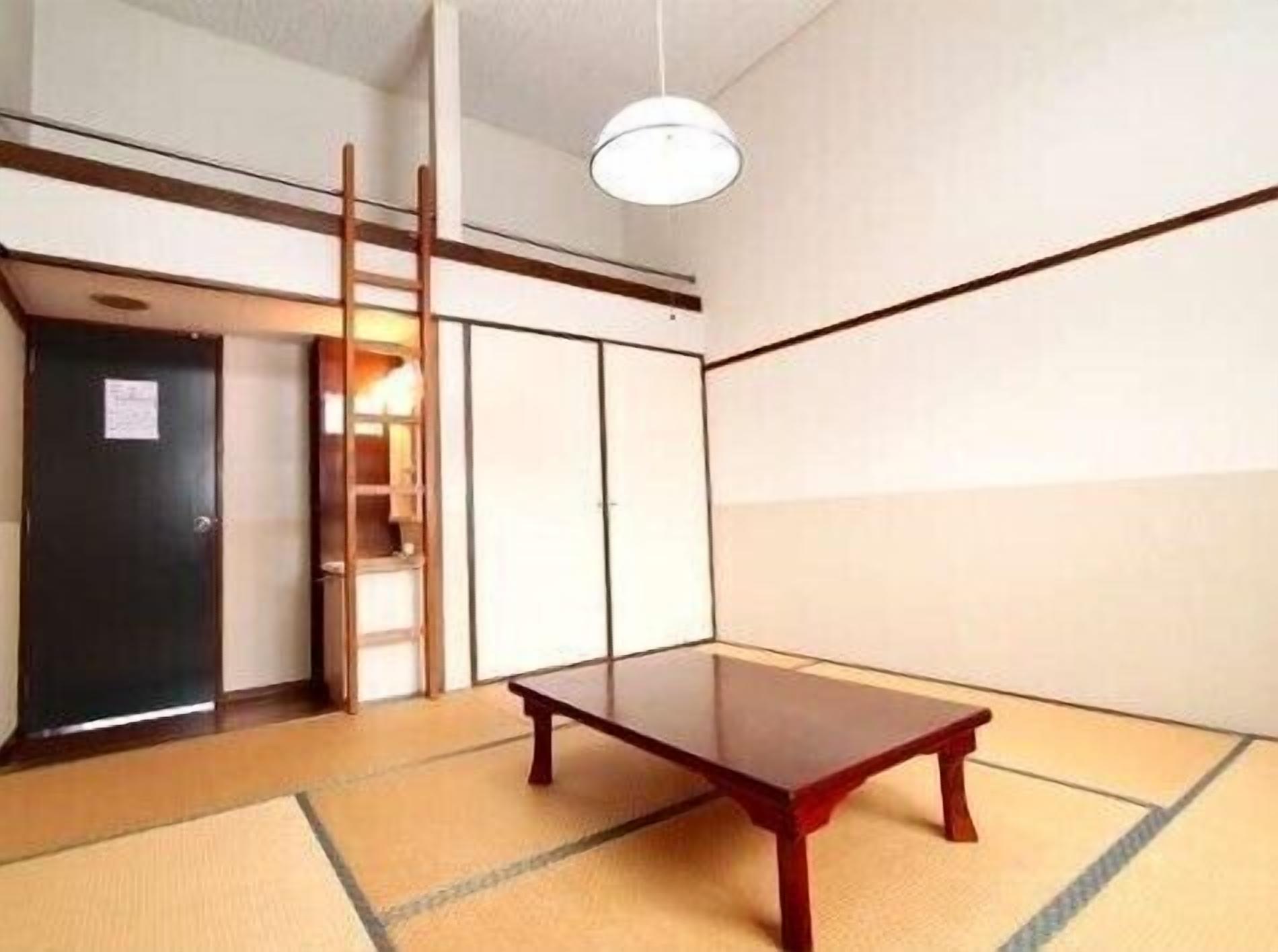 Blackout curtains, soundproofing, free WiFi, bed sheets