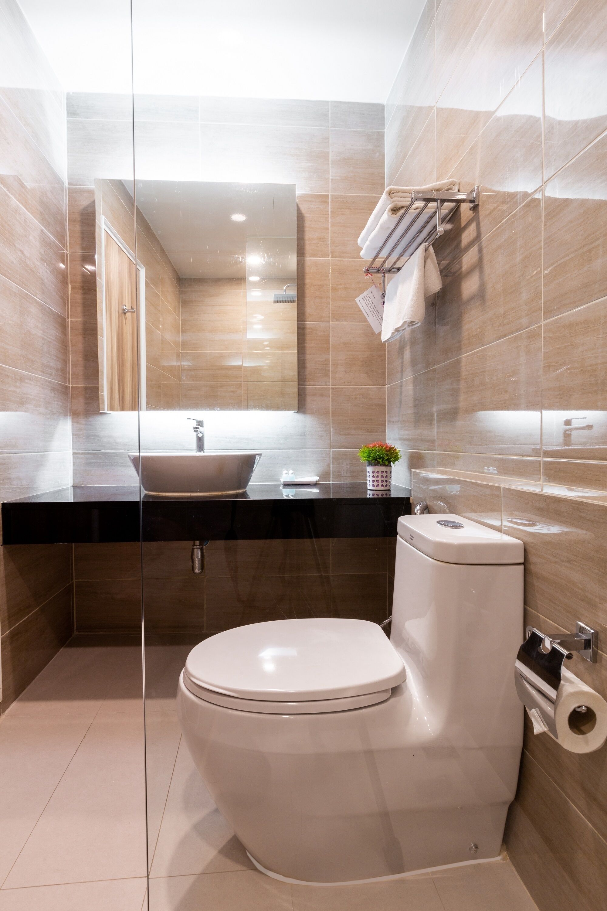 shower, rainfall showerhead, free toiletries, hair dryer