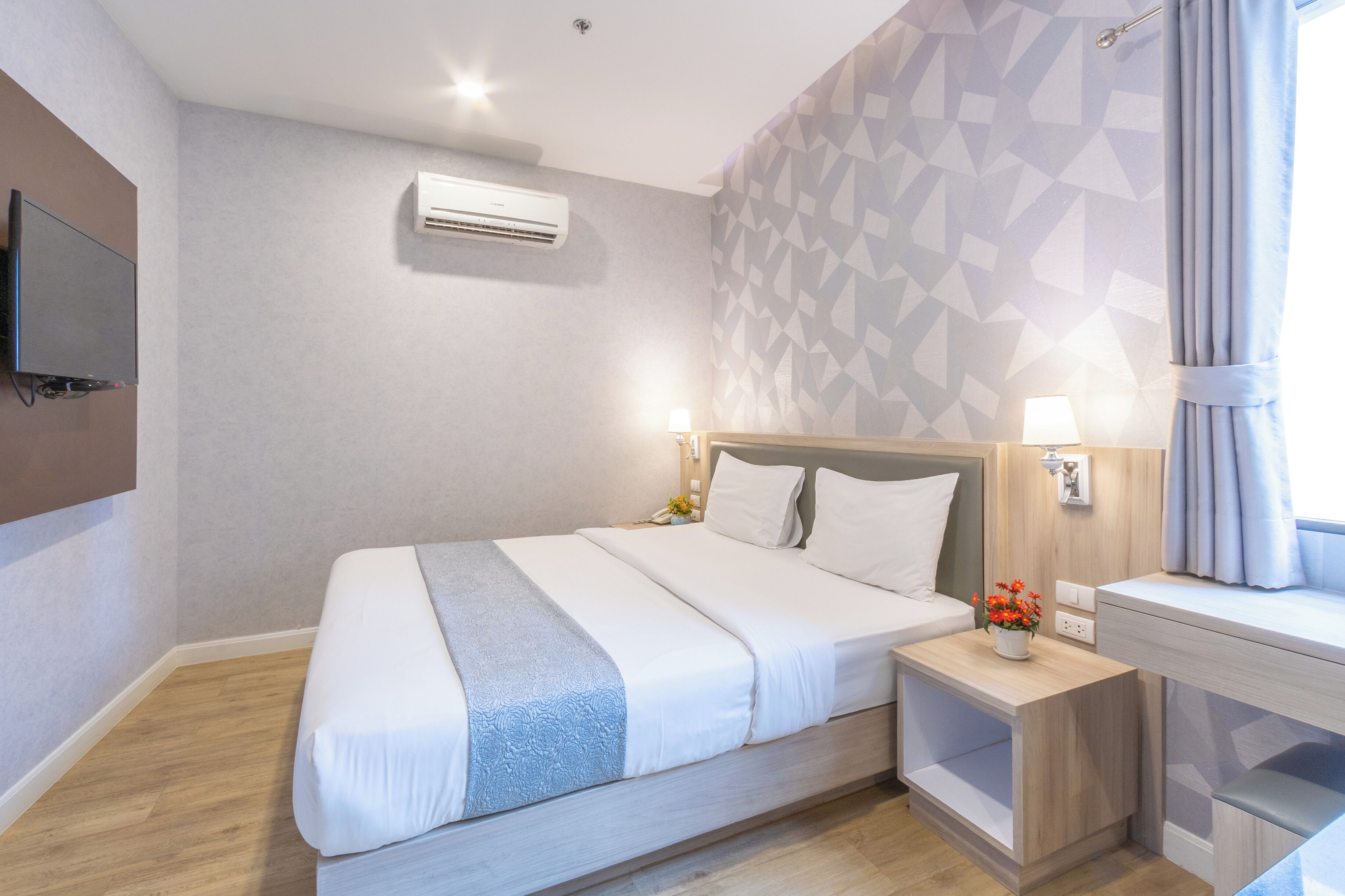 Photo - Leela Orchid Hotel