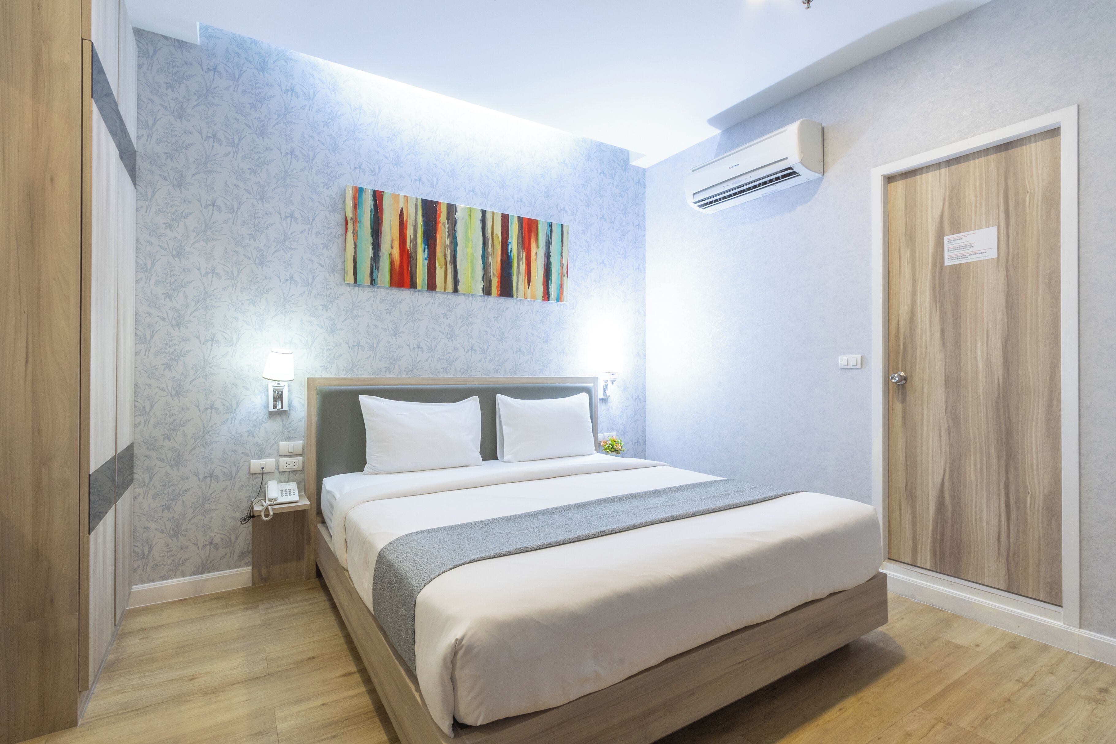 Photo - Leela Orchid Hotel