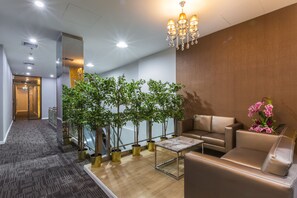 Lobby sitting area - Leela Orchid Hotel (Bangkok)