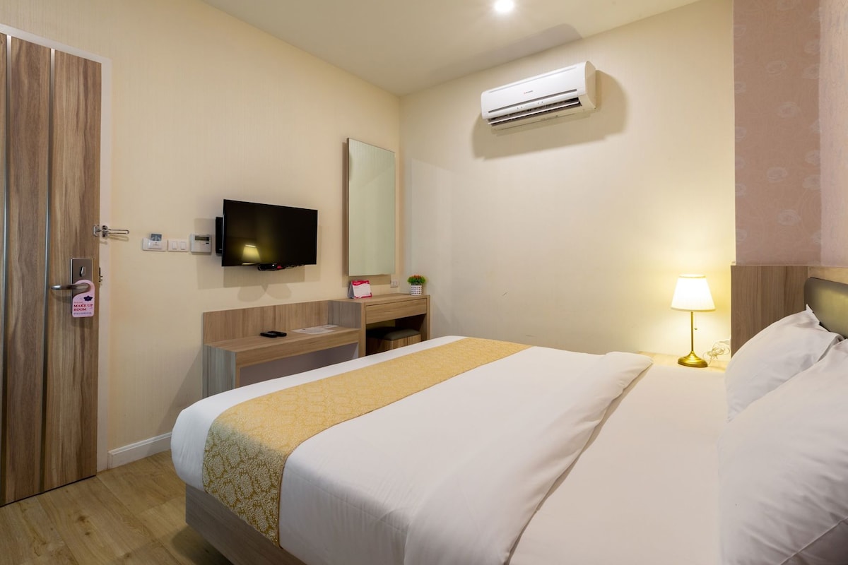 Caja de seguridad en la habitación, wifi gratis y ropa de cama