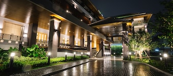 Nadee 10 Resort & Hotel