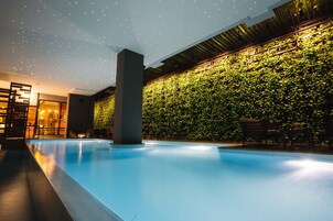 Una piscina techada