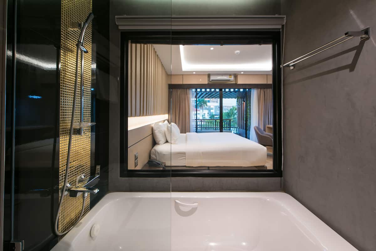 hug garden double room | deep-soaking bathtub