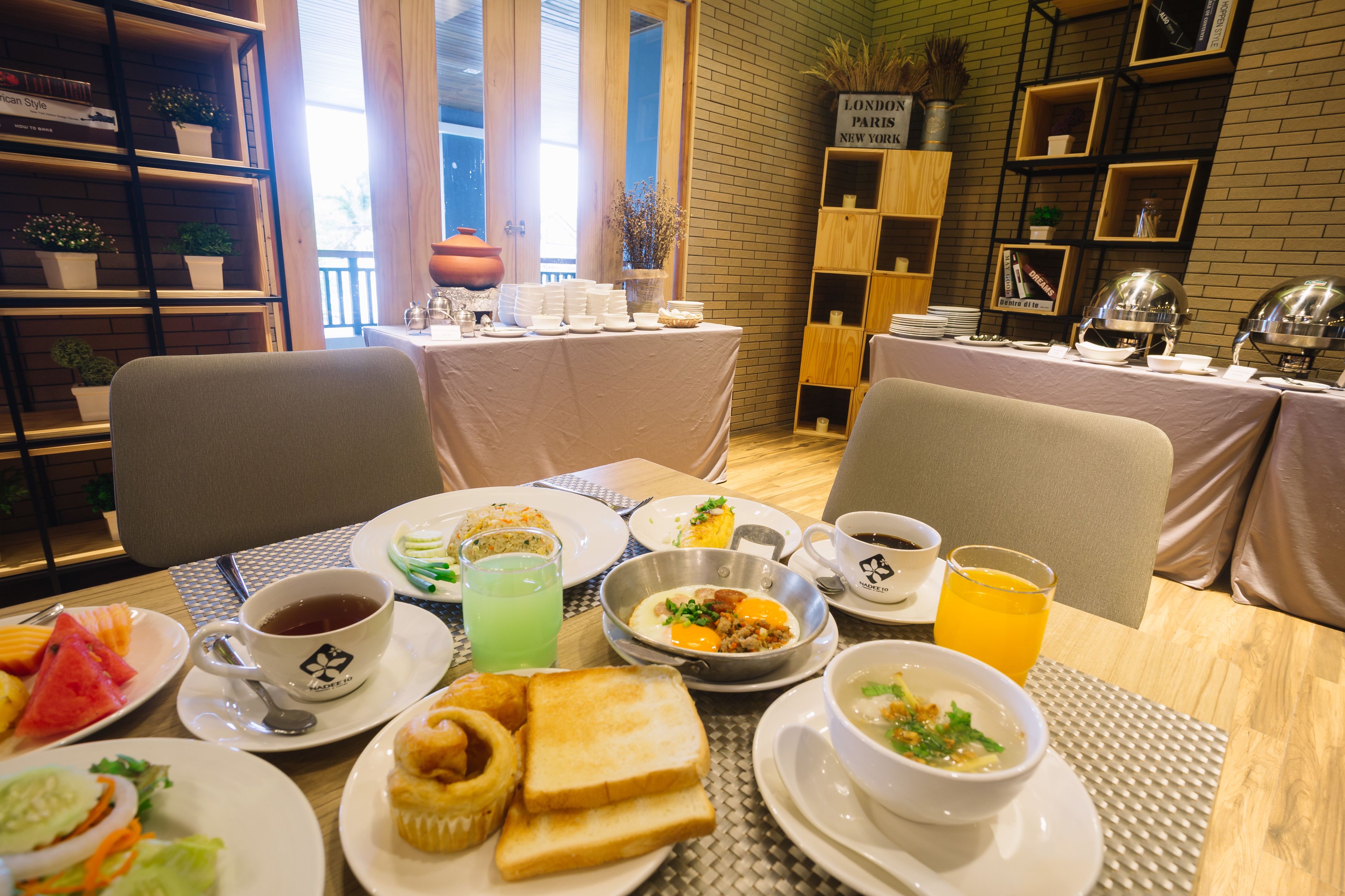 daily buffet breakfast (thb 250 per person)