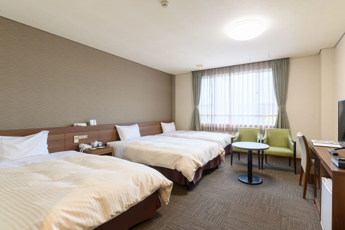 Triple Occupancy Room | In-room safe, free WiFi, bed sheets