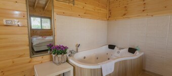 Etzel Tami Hospitality