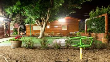 Tempat bermain anak - outdoor