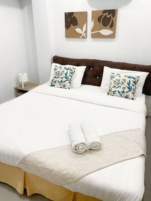Standard Room Type A | Laptop workspace, free WiFi