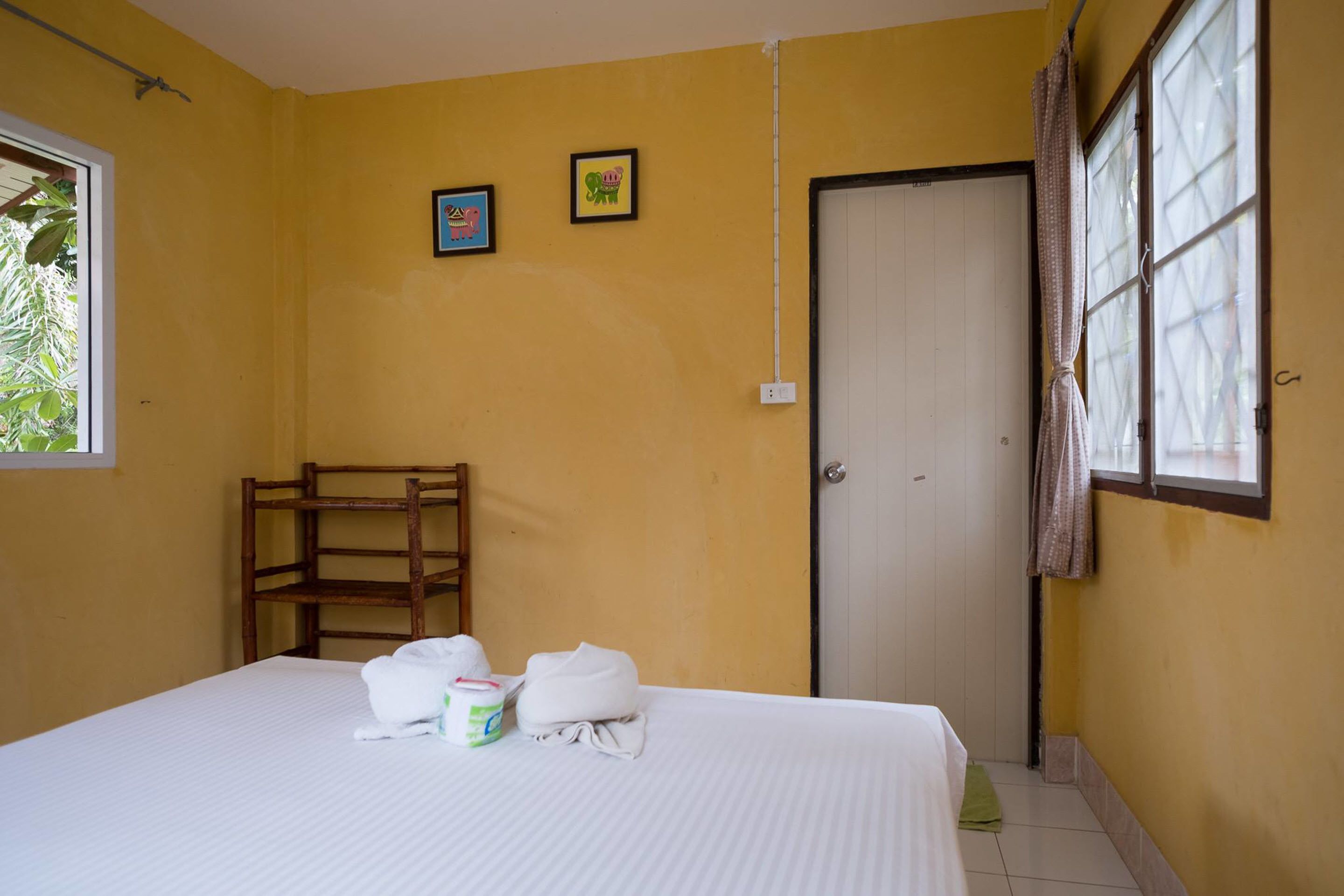 bungalow with air condition | room amenity