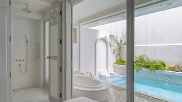 Baignoire et douche séparées, baignoire relaxante profonde