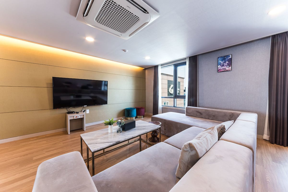 Penthouse | Free WiFi