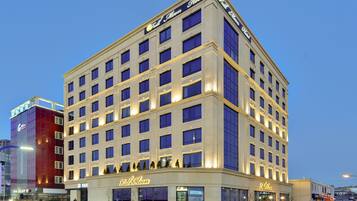 Fasade – kveld/natt