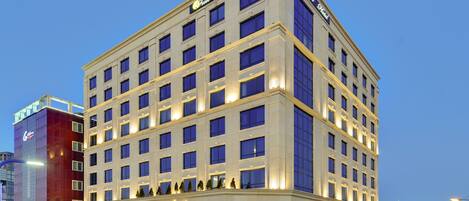 Front of property - evening/night