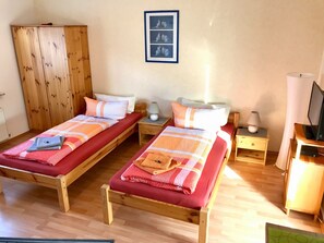 Double Room ( ES ) | Premium bedding, individually furnished, blackout curtains
