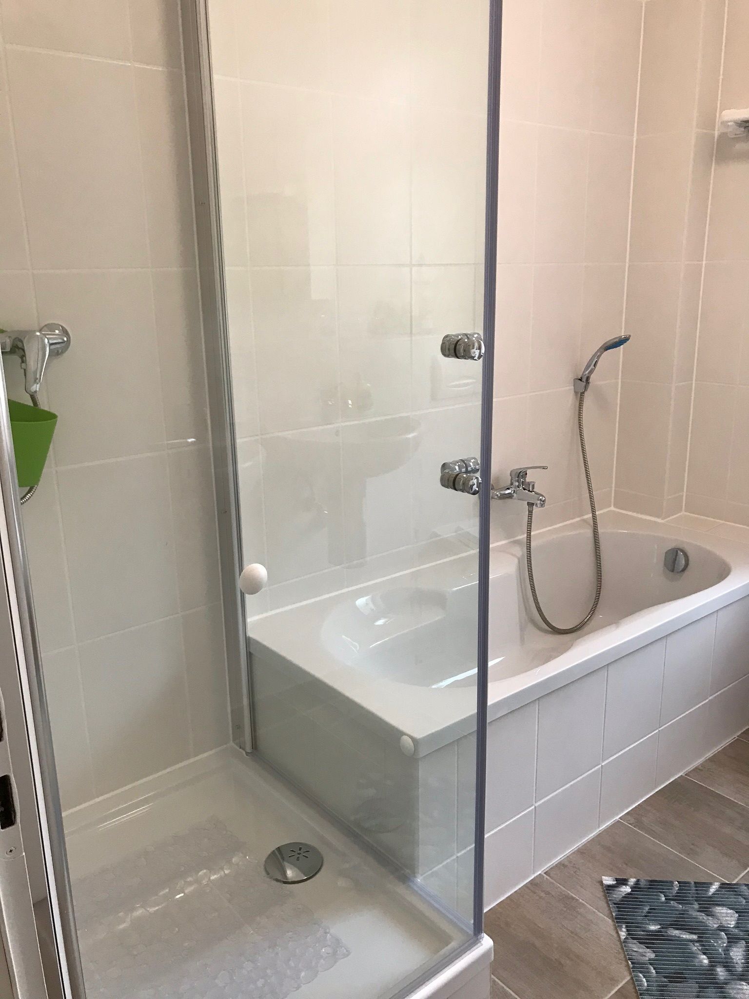 Bathroom shower