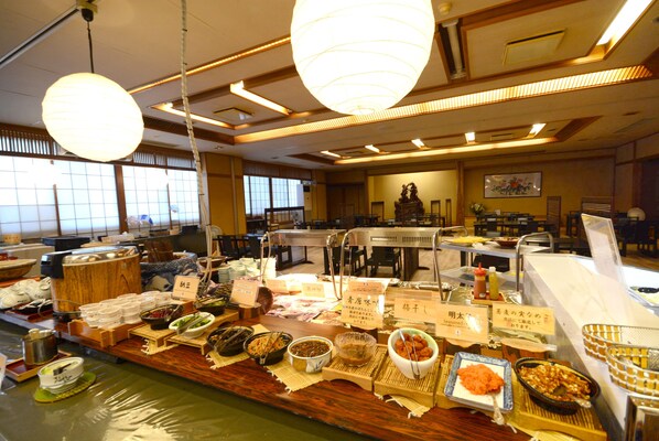 Buffet déjeuner servi tous les jours en supplément
