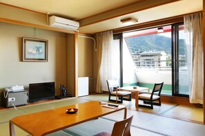 Japanese Style Room for 4 People, New Building - Hotel Hoshikawakan (Yamanouchi)